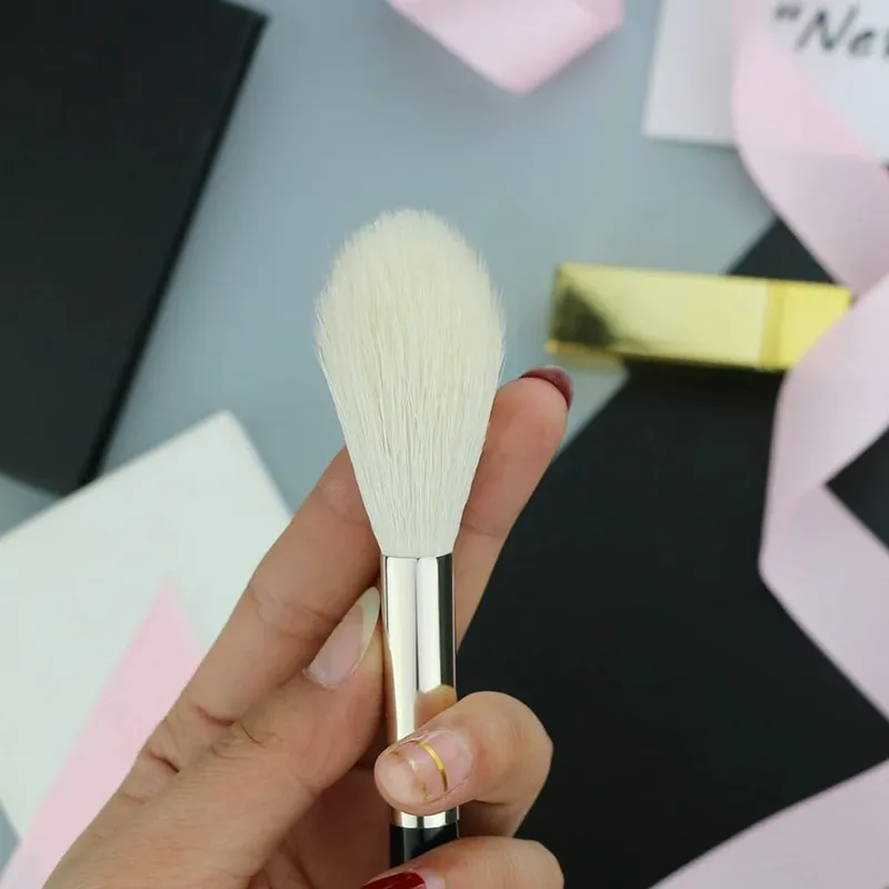 1 pz 100% pelo di capra Evidenziatore Pennelli per trucco nero Professionale Natural Pony Ombretto Blush Sopracciglio Pennelli per trucco