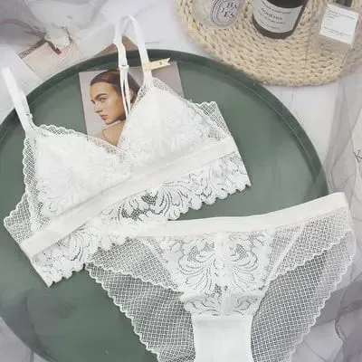 Tam dantel kablosuz pamuklu fincan rahat bayan iç çamaşırı setleri Yumuşak fincan üçgen bralette ve şeffaf külot sutyen iç çamaşırı