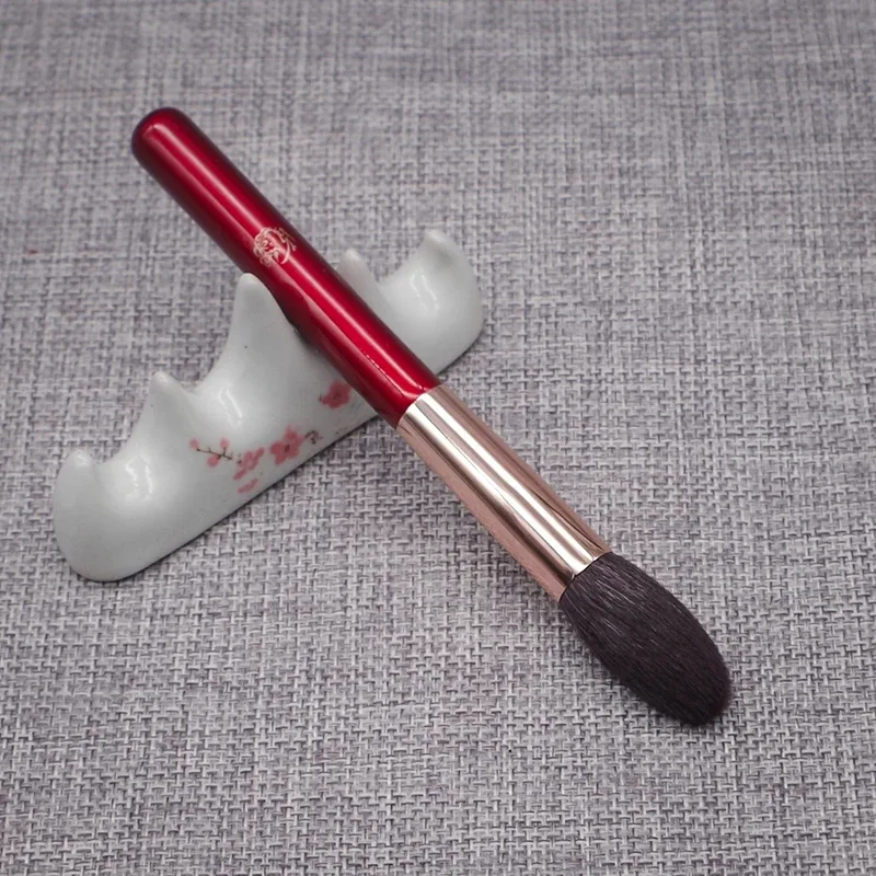 Handmade Tapered Highlighter Brush K14 Professional Make Up Brush Cosmetic Tools Soft Saikoho Goat Hair Winered Makeup Brushes