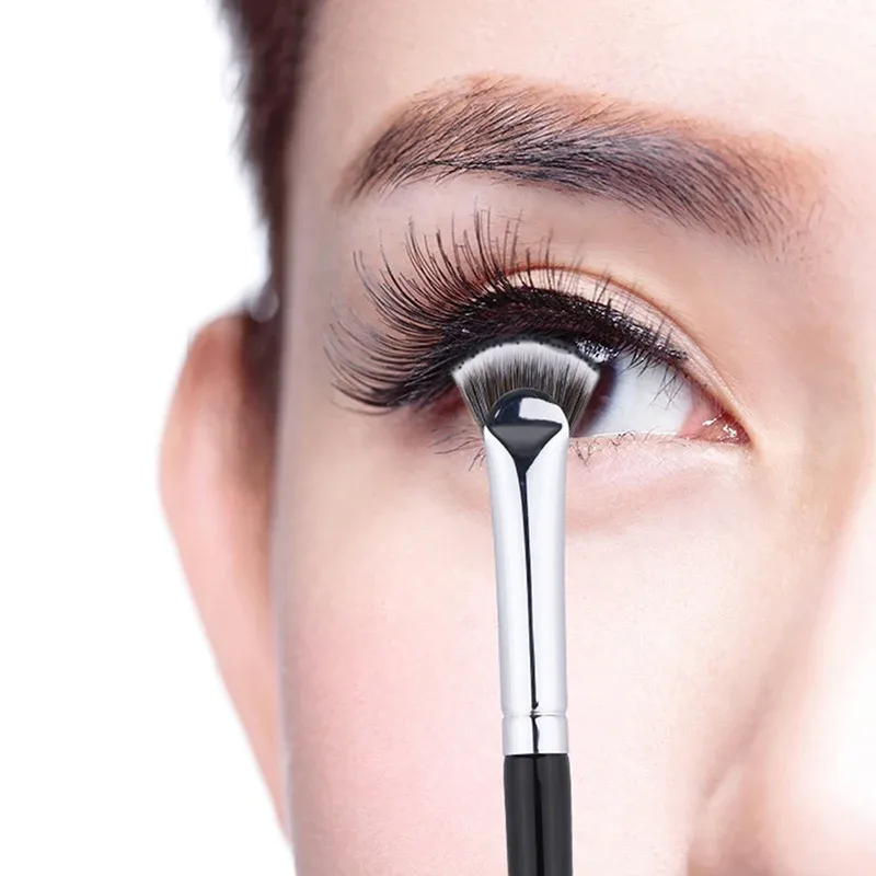 1PC Fan-shaped Eyelash Brush Soft No Shedding Professional Beauty Eyelash Makeup Brushes Mascara Highlighter Powder Smudge Tool