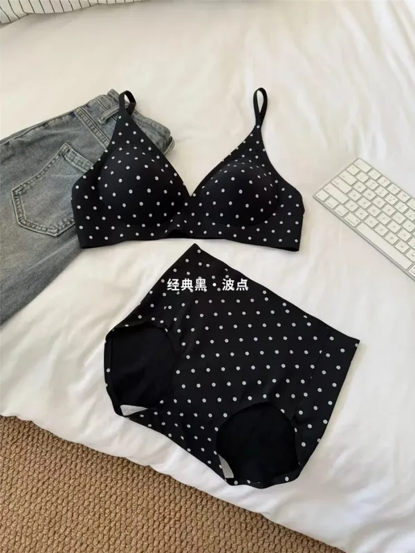 American Retro Polka Dot Lingerie Set Seamless Deep V Bra Wireless Jelly Soft Support Anti Sagging Sexy Comfort Women MOYISU Bra — image 13
