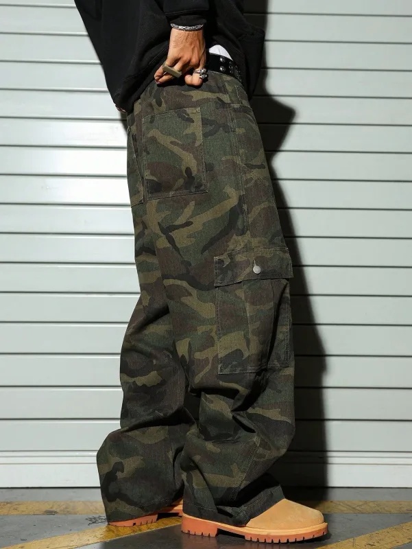 Men's Retro Camouflage Loose Straight-Leg Jeans with Multi-Pocket Design Ideal for Daily Streetwear Outfits