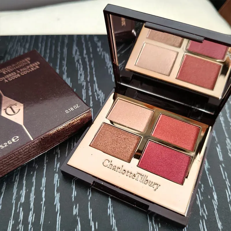 CT Quatro-color Eyeshadow Palette Matte Glitter Eyeshadow Brilhante Maquiagem Travesseiro Falar Fácil de Colorir Fundação Natural Cosméticos