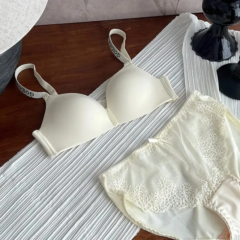 セクシーな Fashion Women Triangle Cup Bralette 32‑38 Thin Seamless Push Up Anti Sag Rhinestone Letter Strap Beautiful Back Lingerie