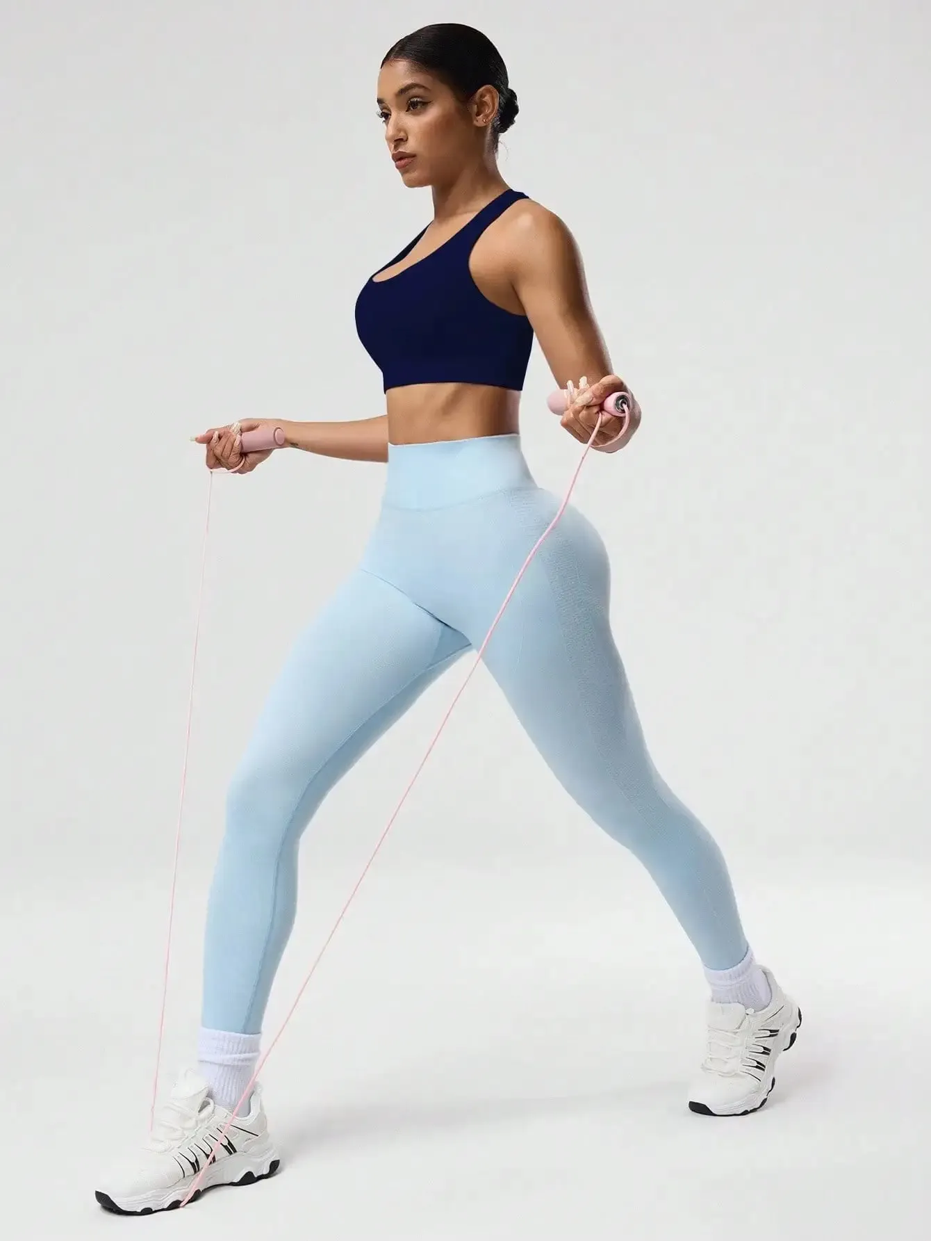 Seamless One-Piece Sports Bra with Wire-Free Support Bust Enhancement and Backless Design for Yoga and Outer Wear