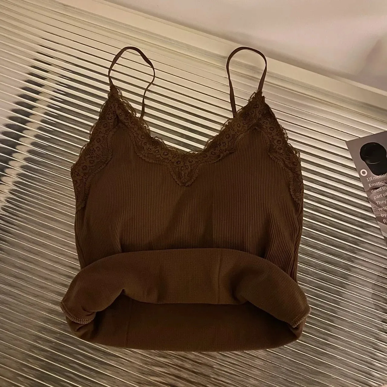 2026 ฤดูร้อน Slim Elegant Camis ผู้หญิง Camisole Tank Tops เซ็กซี่รัดตัว Top กับ Pad หน้าอกหวานลูกไม้ Patchwork Crop Tops