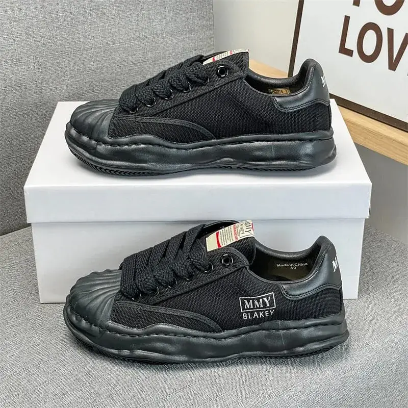 2026 New Men Women Skate Shoes Low Top Trendy Street Style Couple Sneakers Non-slip Wear Resistant Daily Footwear — image 7
