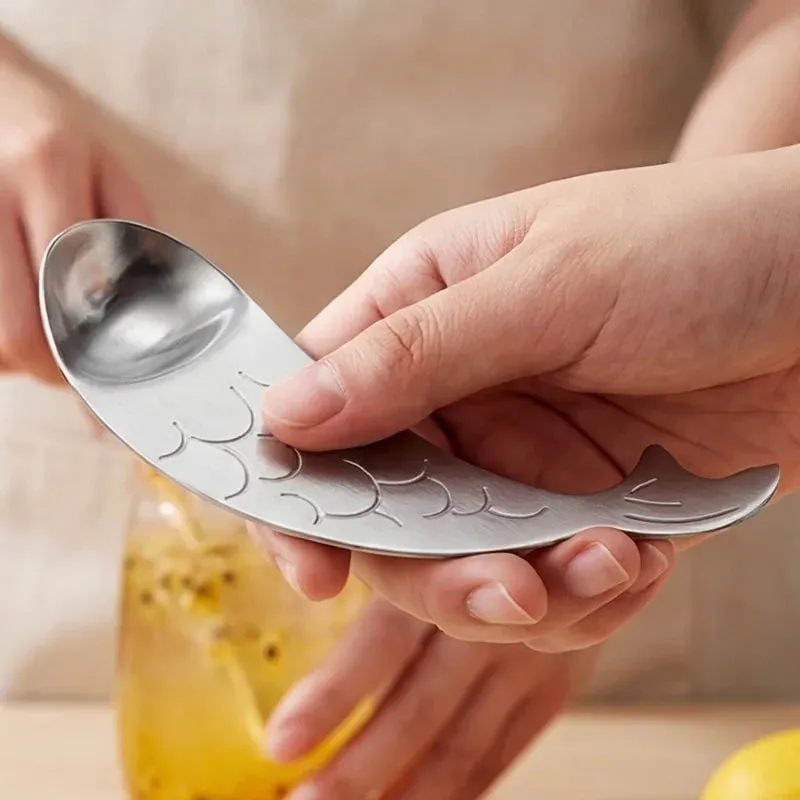 Dual Function Passion Fruit Cutter Pulp Scooper Integrated Stainless Steel Fruit Spoon Home Fruit Tools