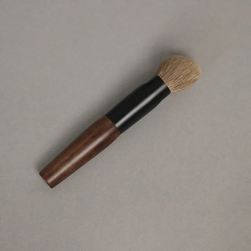 T101 Professional Handmade Makeup Brushes Soft Natural Goat Hair Tilted Foundation Brush Short Ebony Wood Handle Make Up Brush