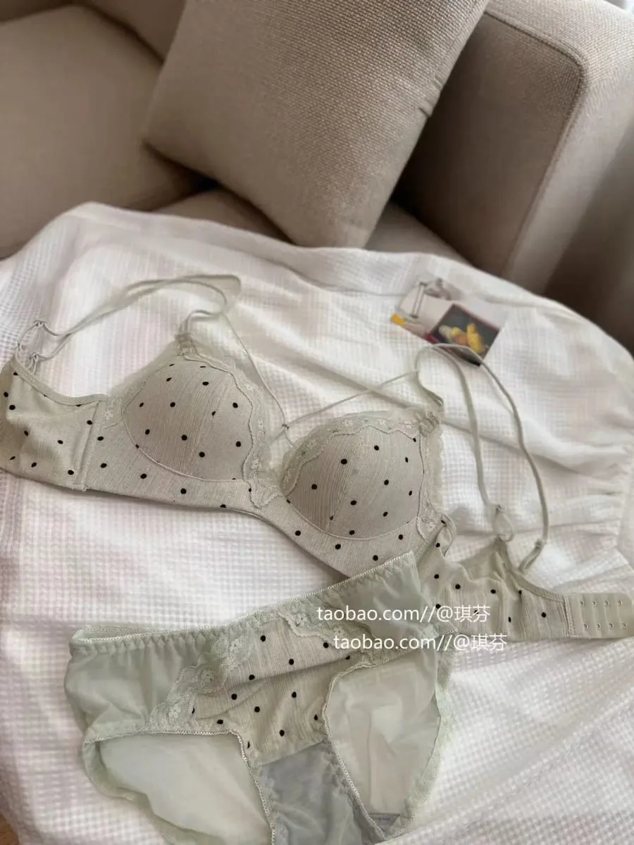 Sexy Lace Polka Dot Lingerie Set with Small Chest Gathered Comfortable Without Steel Ring Lingerie Two Piece Underwear Set
