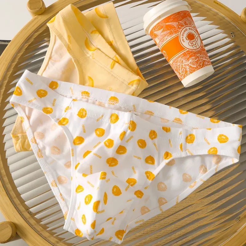 Three-pack of men's cute and personalized fruit-print cotton comfortable skin-friendly briefs, breathable low-rise home casual underwear for young men