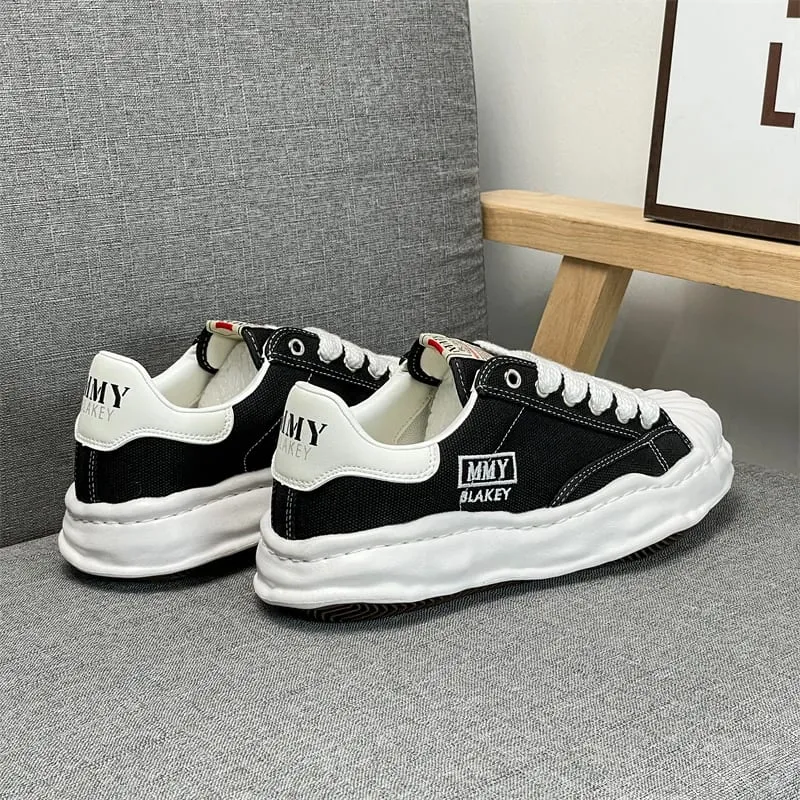 2026 New Men Women Skate Shoes Low Top Trendy Street Style Couple Sneakers Non-slip Wear Resistant Daily Footwear — image 5