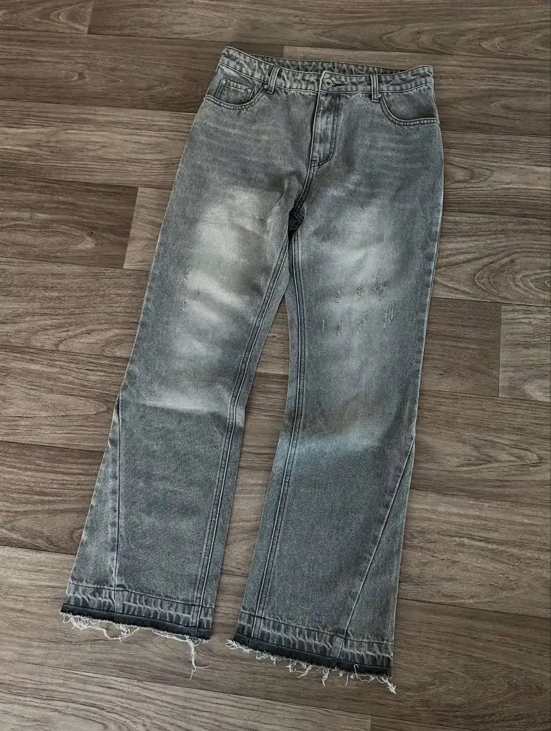 2026 Hot Sell Men Washed Grey Dollar Embroidery Vintage Style Straight Leg Denim Jeans with Frayed Hem Casual Streetwear Trendy — image 3