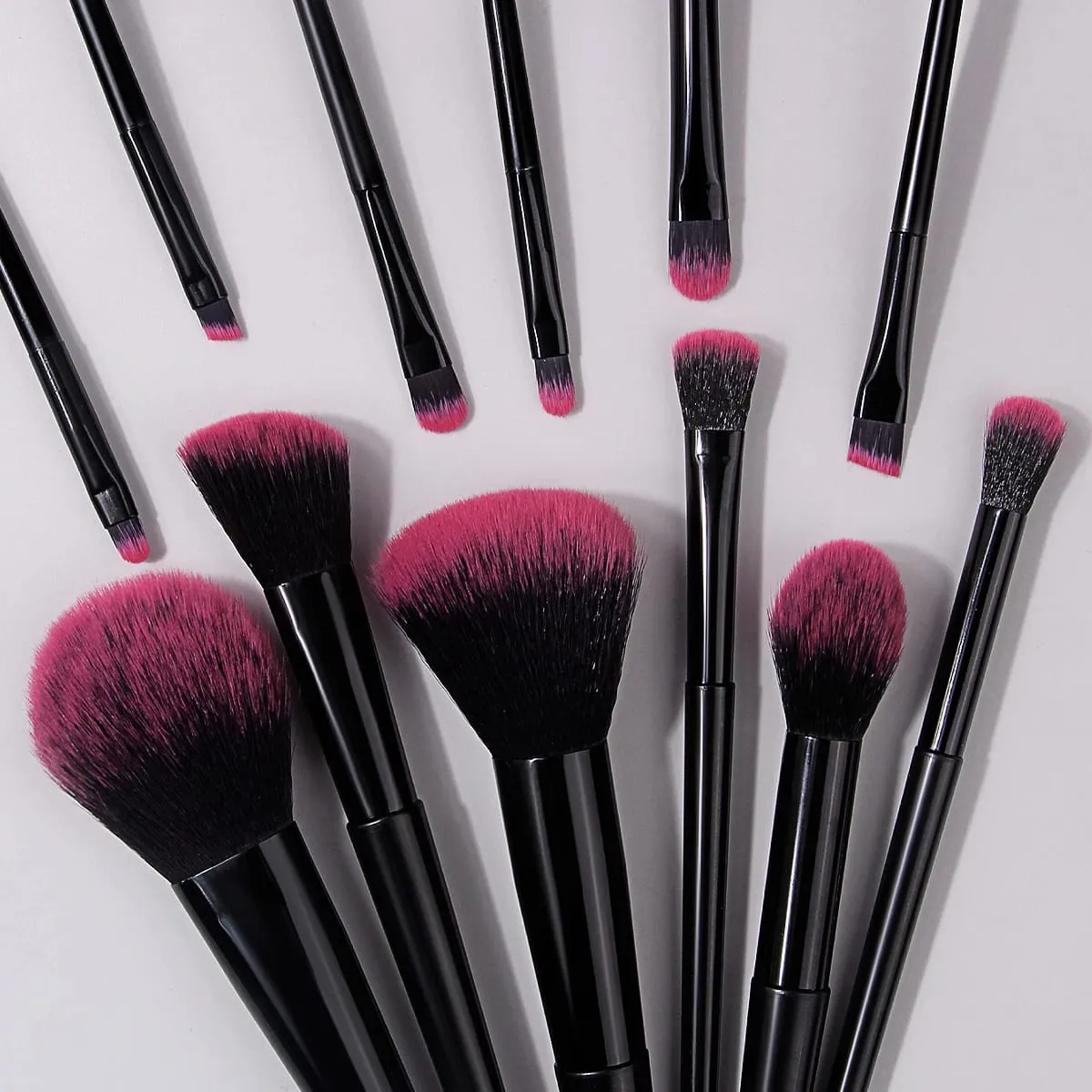16Pcs Gradient Pink Makeup Brush Set Soft Synthetic Hair Face Eye Cosmetic Brushes With 2 Triangle Velvet Powder Puffs Black Mak — image 6
