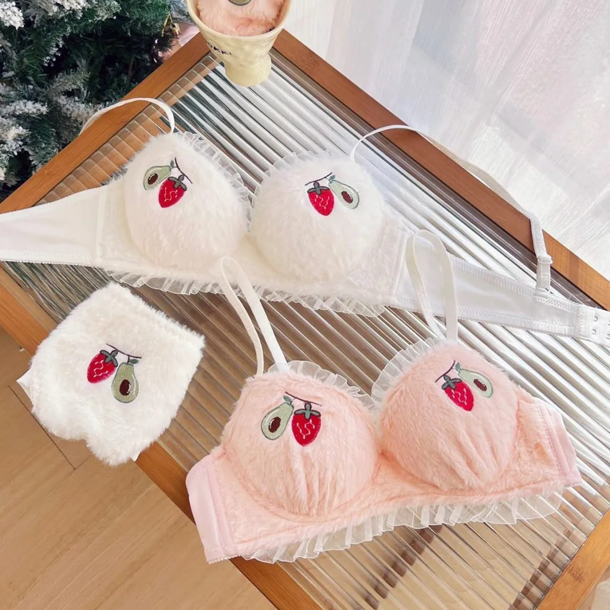 Cute Fruit Embroidery Lace Lingerie Sweet Bras Underpants Underwear Warm Two Piece Sets Sweet Plush Set Sexy Girlfriend Gift