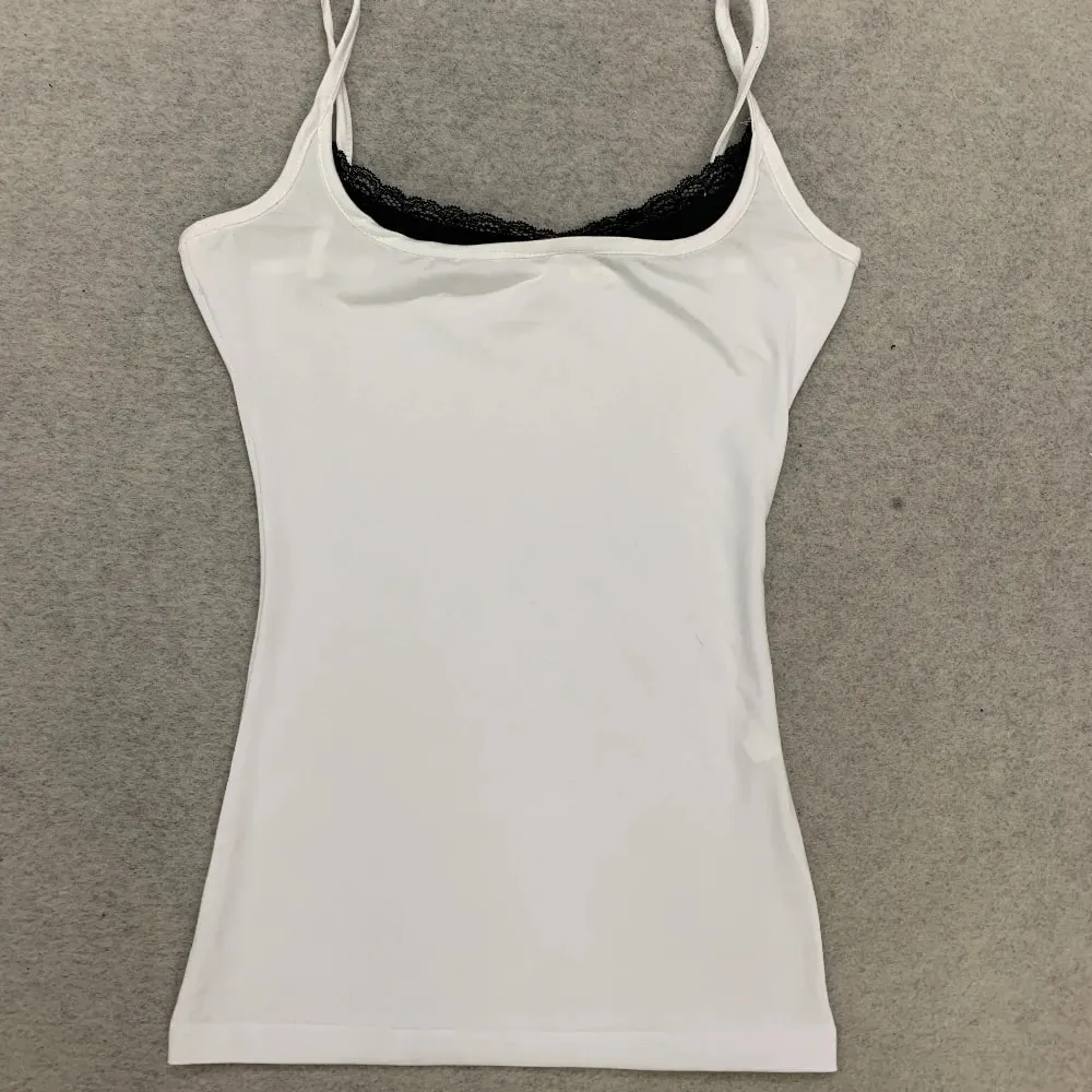 Y2K Hot Girl Solid Color Tank Top with Thin Shoulder Straps Side Lace Splicing Slim Fit Sleeveless Casual Street Strap Top — image 6