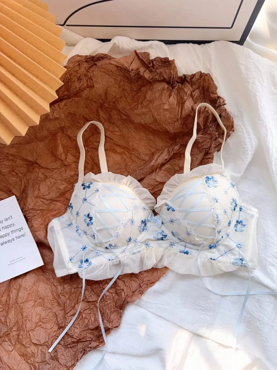 Strappy lace lingerie girls without steel ring underwear st small breasts gathered sweet sexy bra briefs suit — image 3