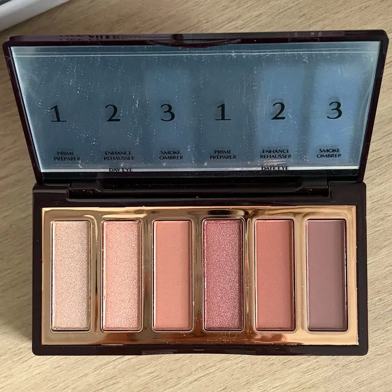 CT Quatro-color Eyeshadow Palette Matte Glitter Eyeshadow Brilhante Maquiagem Travesseiro Falar Fácil de Colorir Fundação Natural Cosméticos