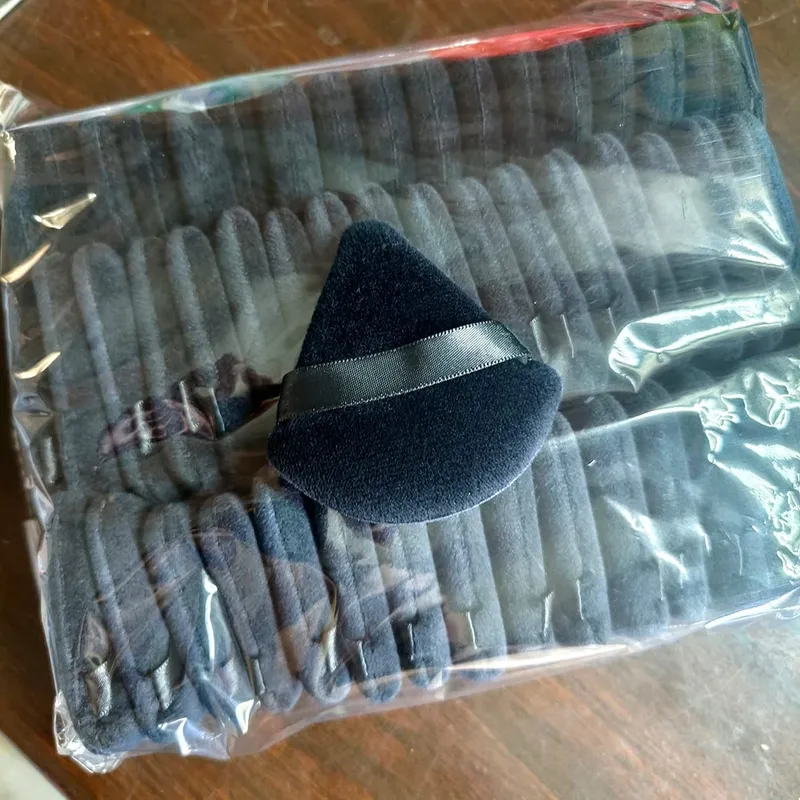 Wholesale 50Pcs Triangle Powder Puff Mini Face Makeup Sponge Cosmetics Soft Cotton Face Powder Puff Washable Velvet Makeup Puff — image 8