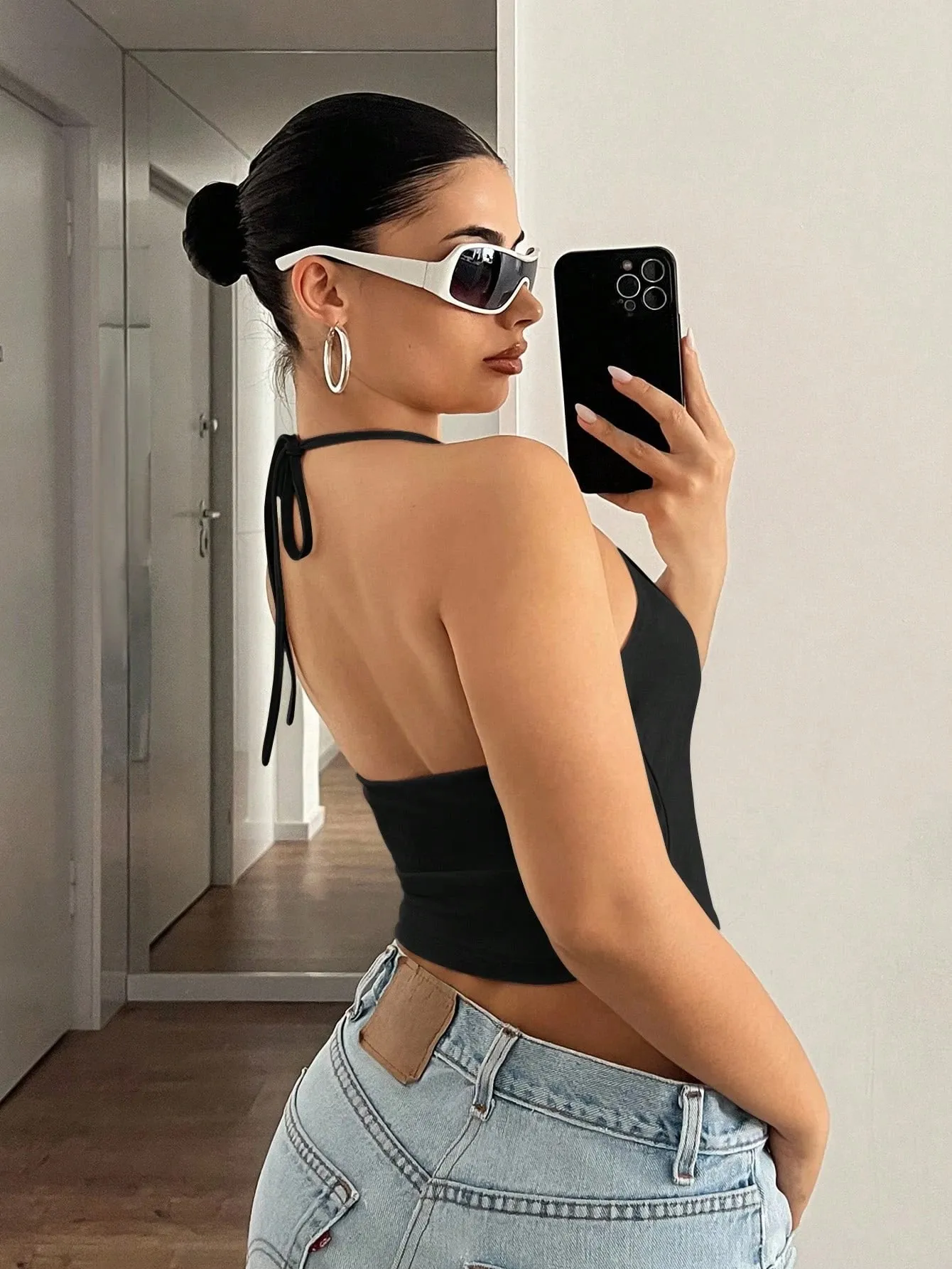 Women's Sexy Slim Fit Halter Neck Backless Back Tie-Strap Cami Top Casual Solid Color Spaghetti Straps Crop Top Spring/Summer — image 2