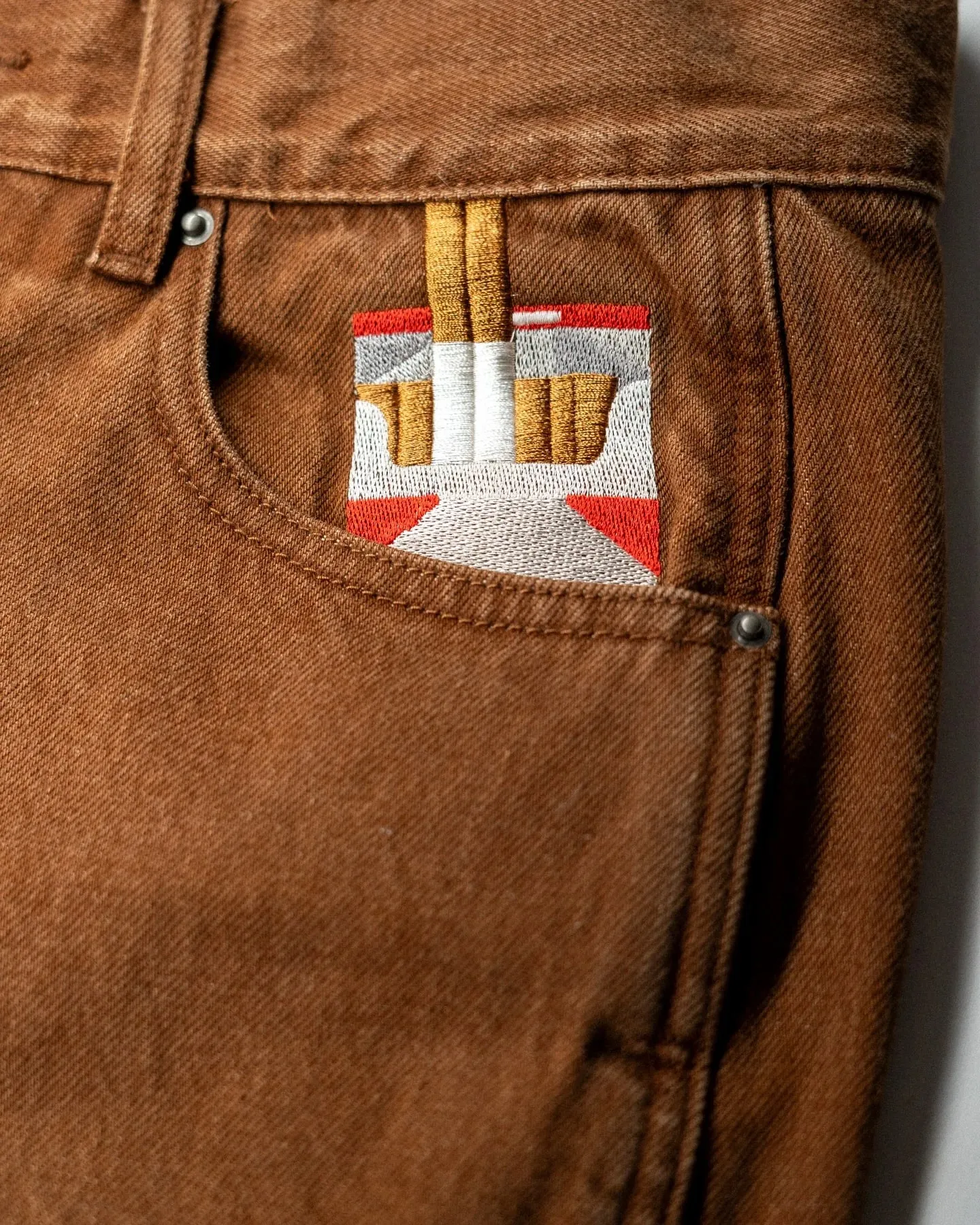 Streetwear Y2K Punk Retro Gothic American Classic Embroidered Jeans Men Women Brown Punk Loose Oversized Trousers Straight Jeans — image 8