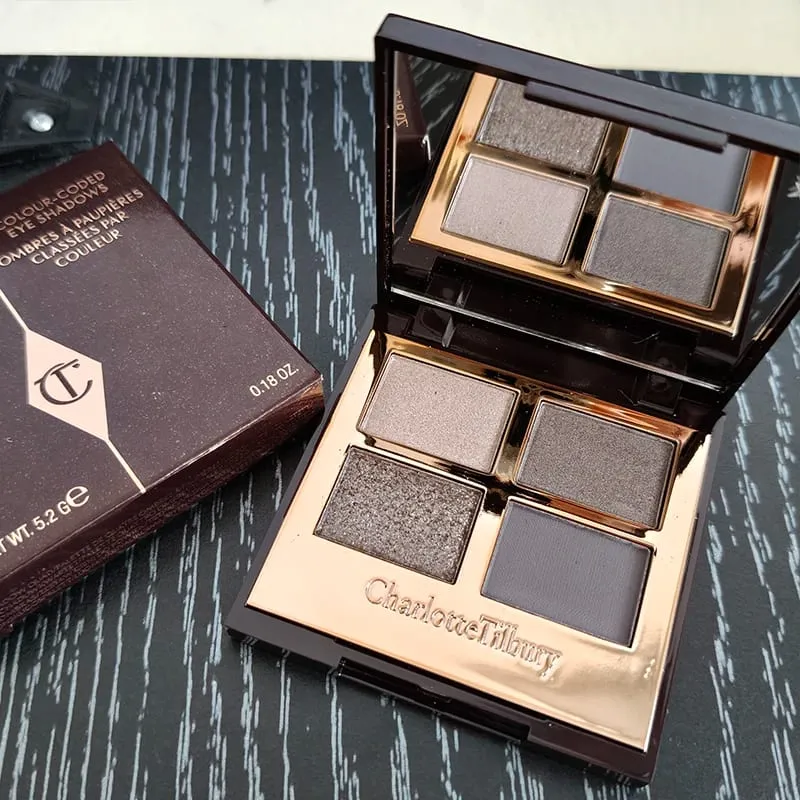 CT Quatro-color Eyeshadow Palette Matte Glitter Eyeshadow Brilhante Maquiagem Travesseiro Falar Fácil de Colorir Fundação Natural Cosméticos