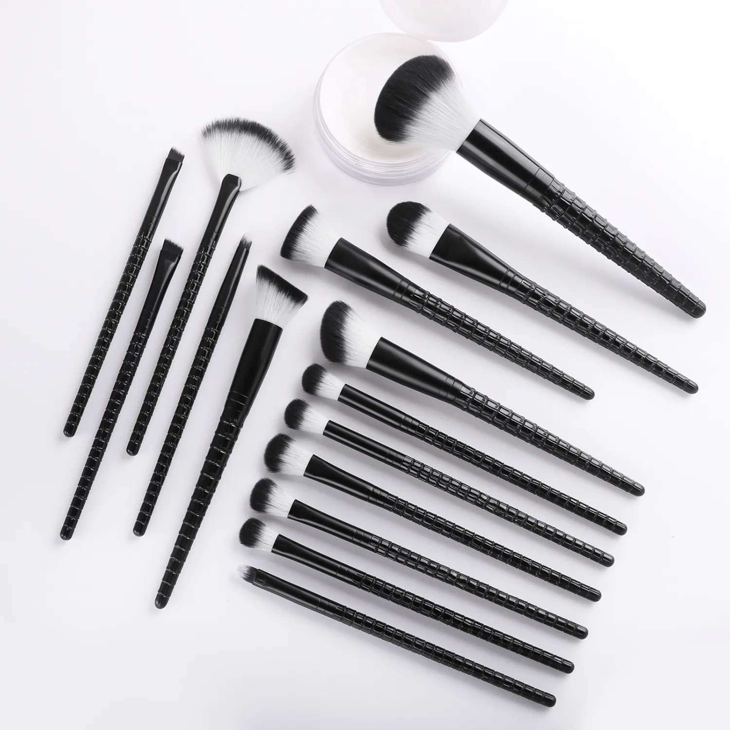 33 ชิ้น All In One ชุดเครื่องมือแต่งหน้า 15 แปรงฟองน้ำความงามแป้งพัฟ Eyelash Curler พร้อมกระเป๋าสำหรับ full Face แต่งหน้า