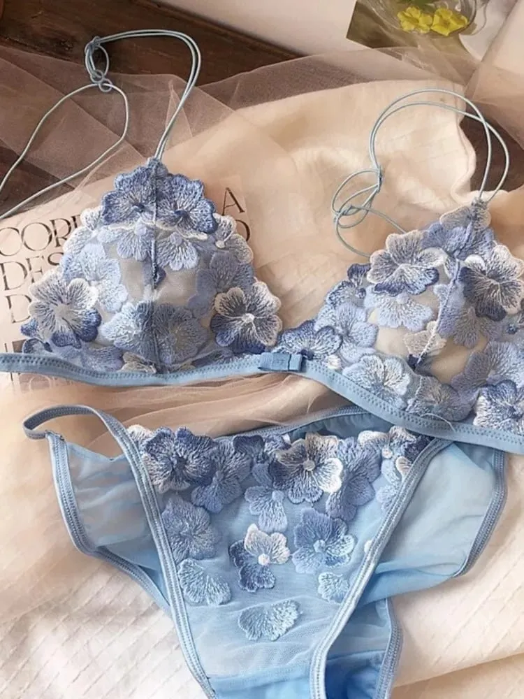 French Niche Design Lingerie Embroidered Mesh Non Wired Triangle Cup Retro Lace Bralette Thin Comfortable Bra UK Tushy MOYISU — image 4
