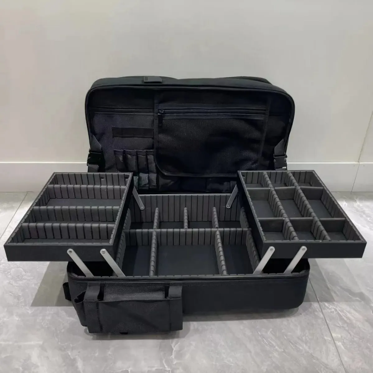 Makeup Artist Bag Portable Travel Organizer Box Professional Case with Adjustable Dividers Extra Large Makeup Case