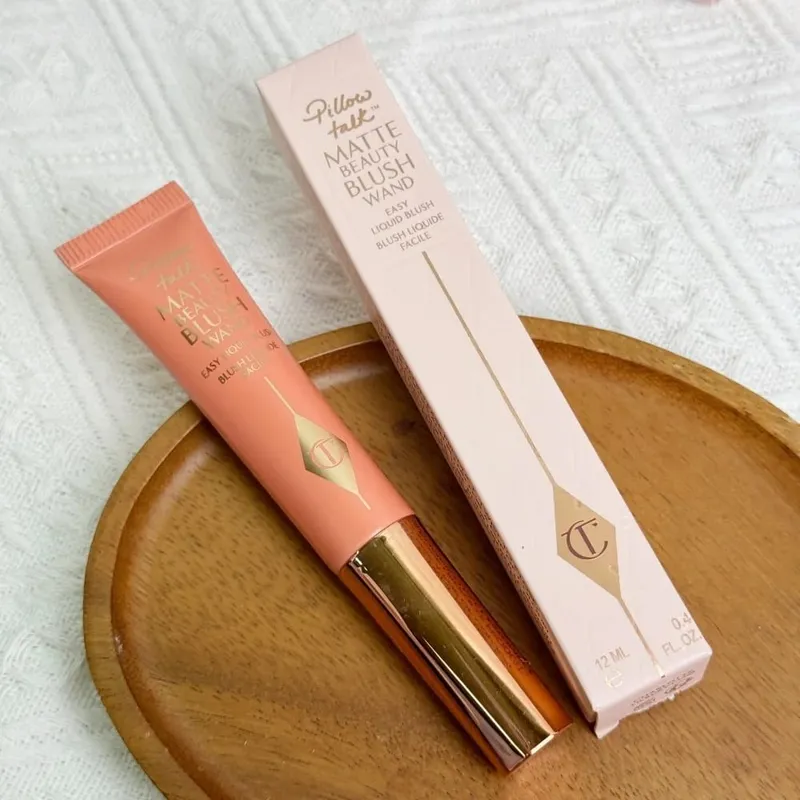 CT Dễ dàng sử dụng 4 màu 9 màu Bảng phấn mắt Charlotte Tilbury Son dưỡng môi Gối Talk Big Lip Plumpgasm Lip Blush Quà tặng trang điểm