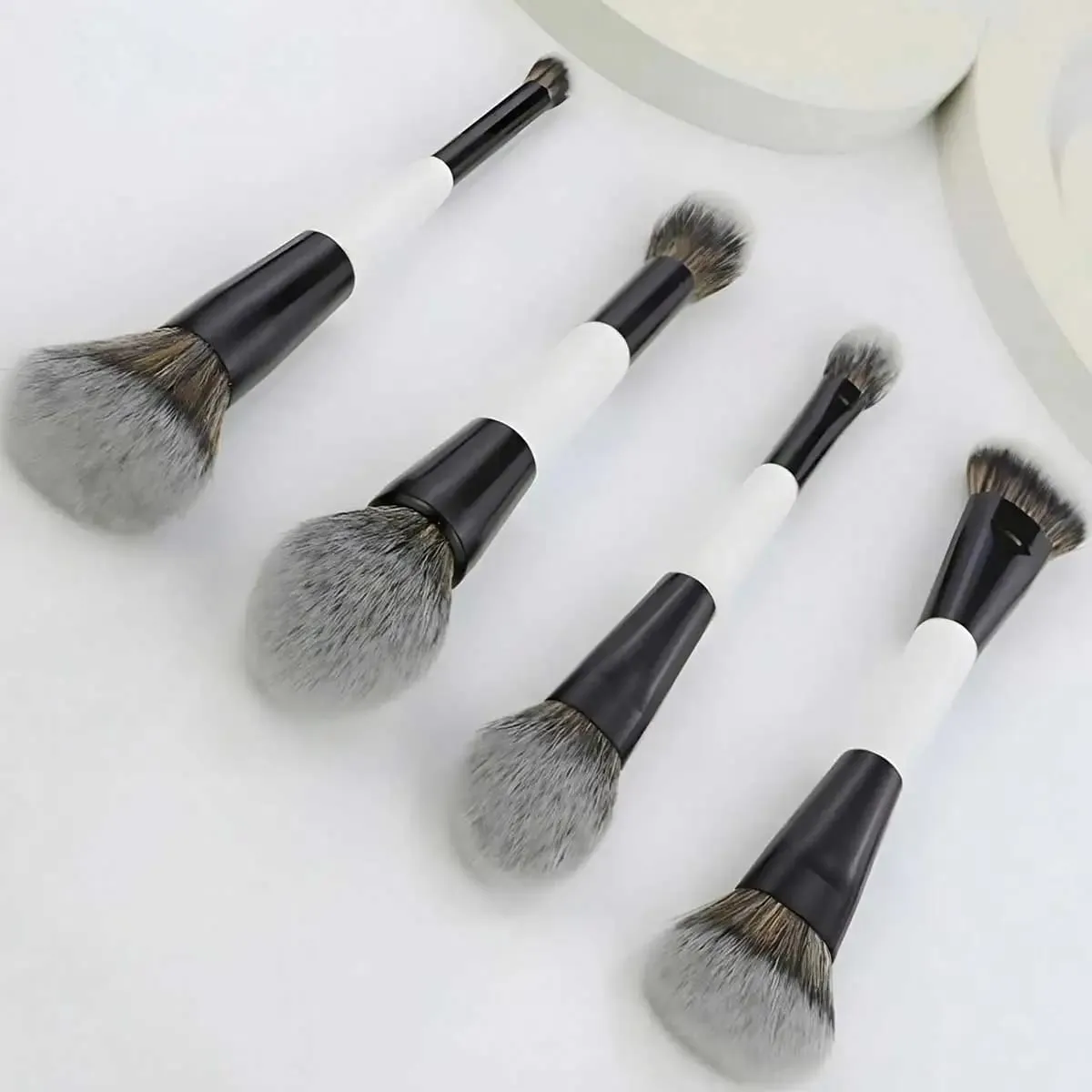 4pcs Double-Ended Makeup Brush Set. Multi-Functional Foundation Blush Powder Highlighter Contour And Concealer Brushes