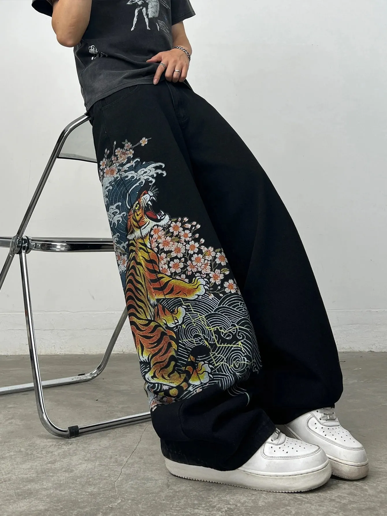 Men's Black Baggy Wide-Leg Jeans with Tiger Cherry Blossom and Wave Print Y2K Streetwear Hip-Hop Fashion Casual Versatile Pants