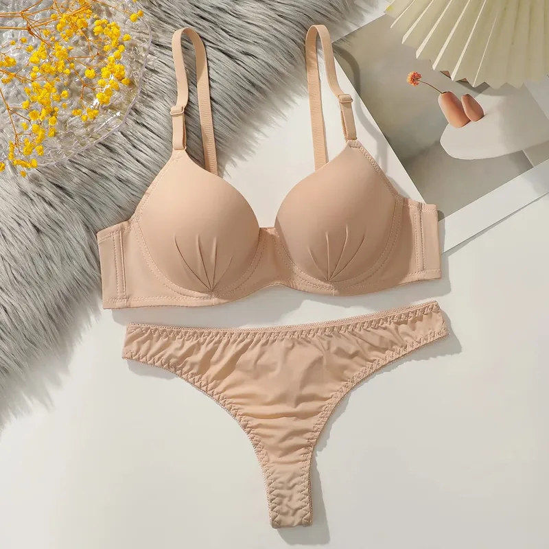 New Solid Color Daily 2-piece Women's Underwear Set 3/4 Cup Paired with Sexy Thongs Simple and Comfortable Lingerie