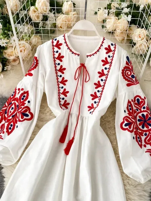 Női őszi ruhák Bohém hímzett virágos O-nyakú lámpás ujjú, magas derékú, redőzött ruha, Női Vestidos PL393