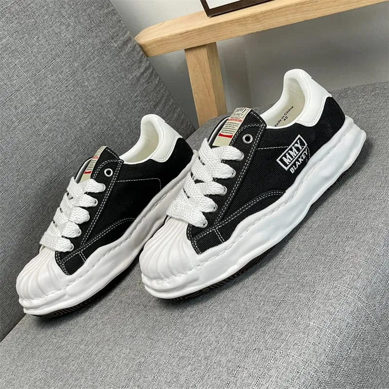 2026 New Men Women Skate Shoes Low Top Trendy Street Style Couple Sneakers Non-slip Wear Resistant Daily Footwear — image 2
