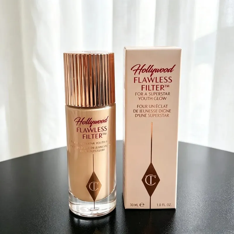 Charlotte Tilbury Cosmetics Flawless Liquid Highlighter Moisturises Skin Luxury Palette Satin-matte Shimmer Metallic Finishes