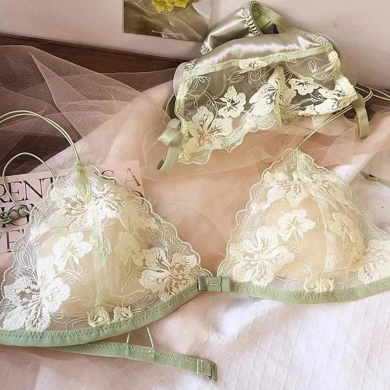 French Niche Design Lingerie Embroidered Mesh Non Wired Triangle Cup Retro Lace Bralette Thin Comfortable Bra UK Tushy MOYISU — image 5