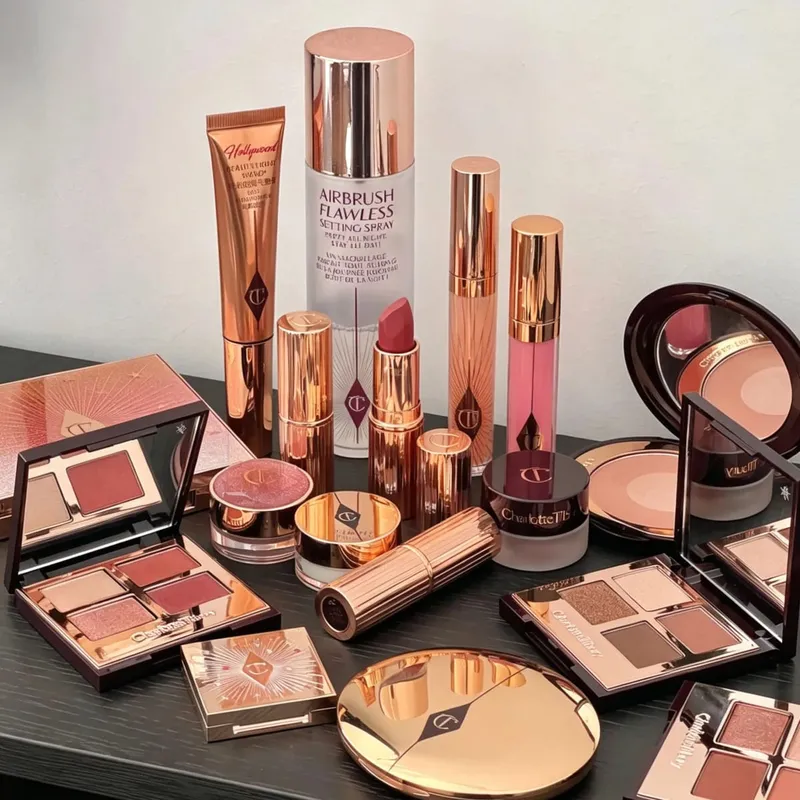 Luxury CT Makeup Suit Apat na Kulay na Eyeshadow Palette Matte Setting Powder Facial Concealer Effect Lipstick na Pangmatagalang Lip Lubrication — image 7