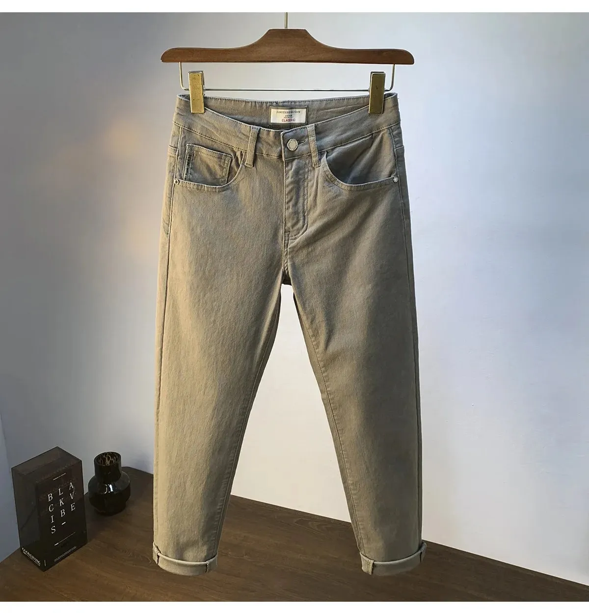 Lichte luxe herenjeans 2025 zomer dunne stretch taps toelopende kleine rechte pijpen casual veelzijdige denim effen kleur broek