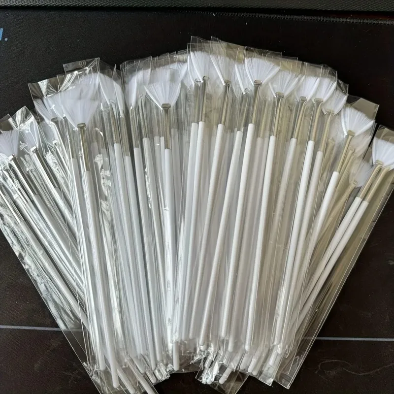 10pcs of fan-shaped fruit acid beauty brushes soft fan-shaped facial mask brushes for spa use spa essence liquid-specific brushe