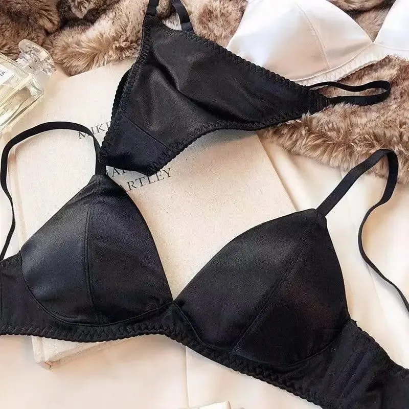 French-Style Sexy Triangle Cup Bra Set for Petite Busts Push-Up Underwire-Free Anti-Sagging Lightweight Satin Finish Bra