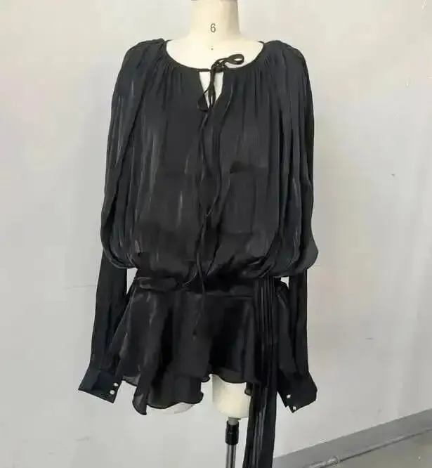 2026 Nuova moda estiva Abbigliamento donna girocollo maniche a lanterna abito corto in raso con pantaloncini sotto due pezzi