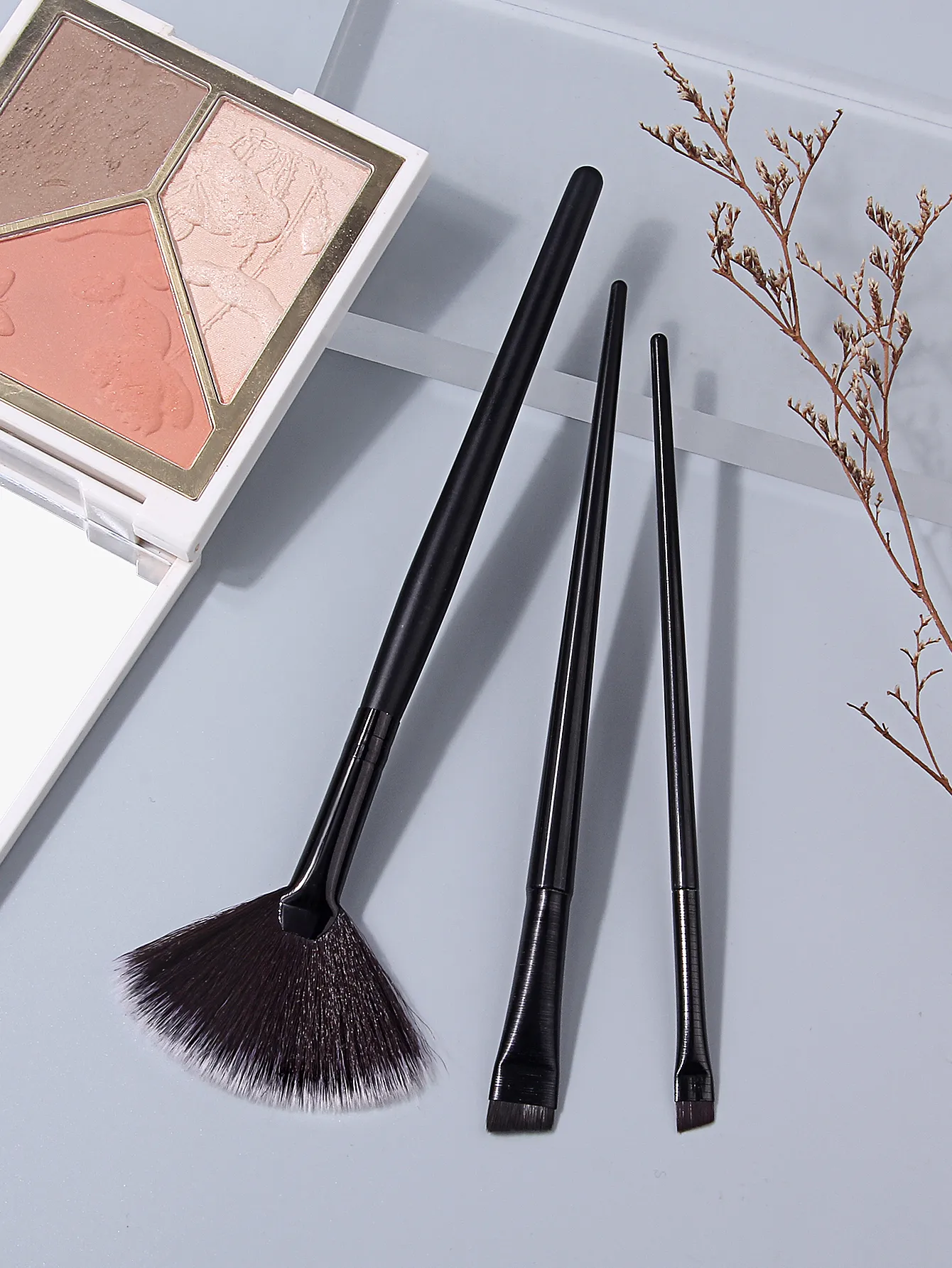 3PCS Fan Highlighter Brush Angled Eyebrow Eyeliner Makeup Brushes Set Soft Synthetic Hair Precise Eye Face Cosmetic Brushes — image 3