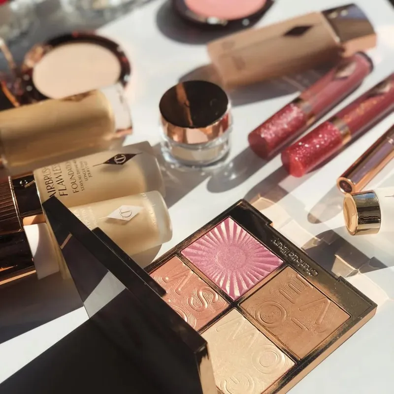 CT Dễ dàng sử dụng 4 màu 9 màu Bảng phấn mắt Charlotte Tilbury Son dưỡng môi Gối Talk Big Lip Plumpgasm Lip Blush Quà tặng trang điểm