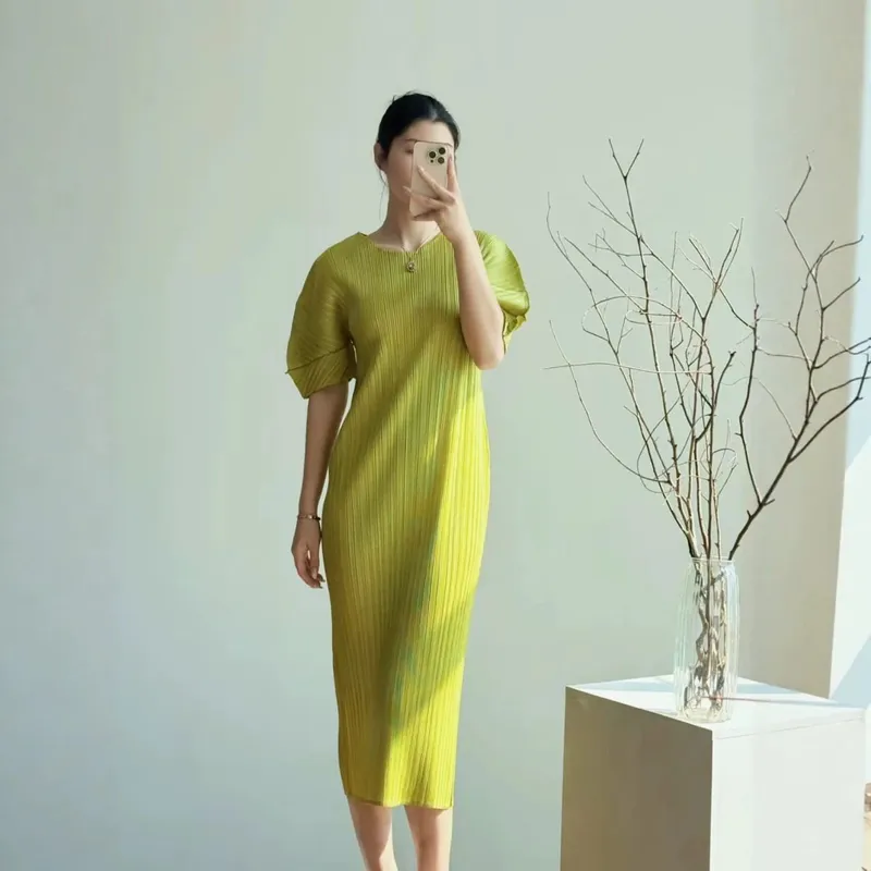 Miyake Pleated Round Neck Puff Sleeve Dresses Lightweight Wrinkle-Resistant Women's Casual Minimalist Chic Dress 2026 New