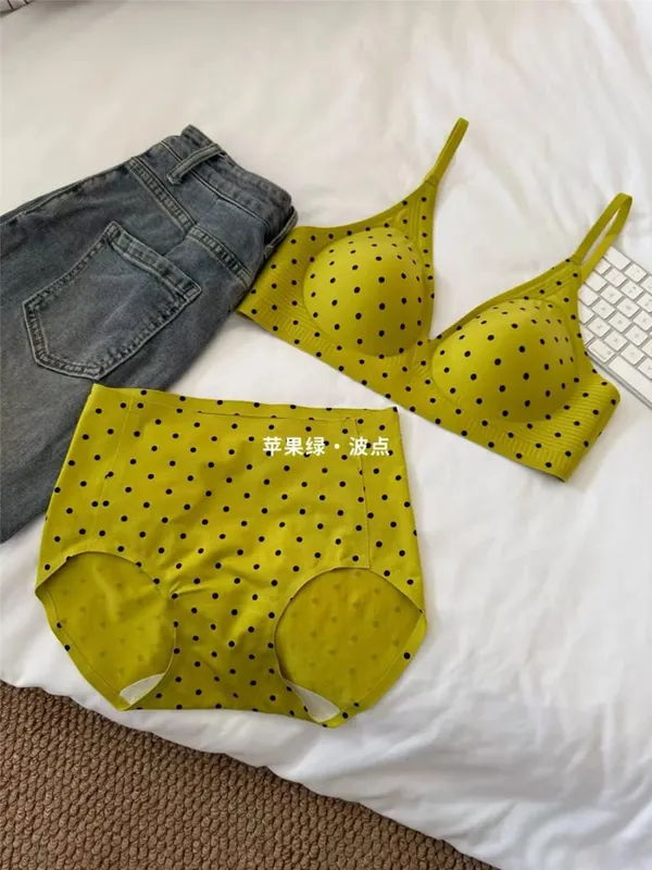American Retro Polka Dot Lingerie Set Seamless Deep V Bra Wireless Jelly Soft Support Anti Sagging Sexy Comfort Women MOYISU Bra — image 10