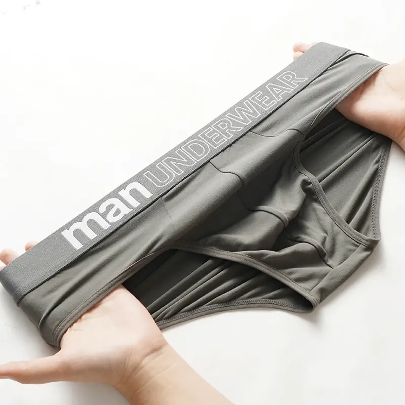 Men's Fashionable Letter-Printed Underwear Mid-Waist High Elasticity Breathable Comfortable Seamless Briefs