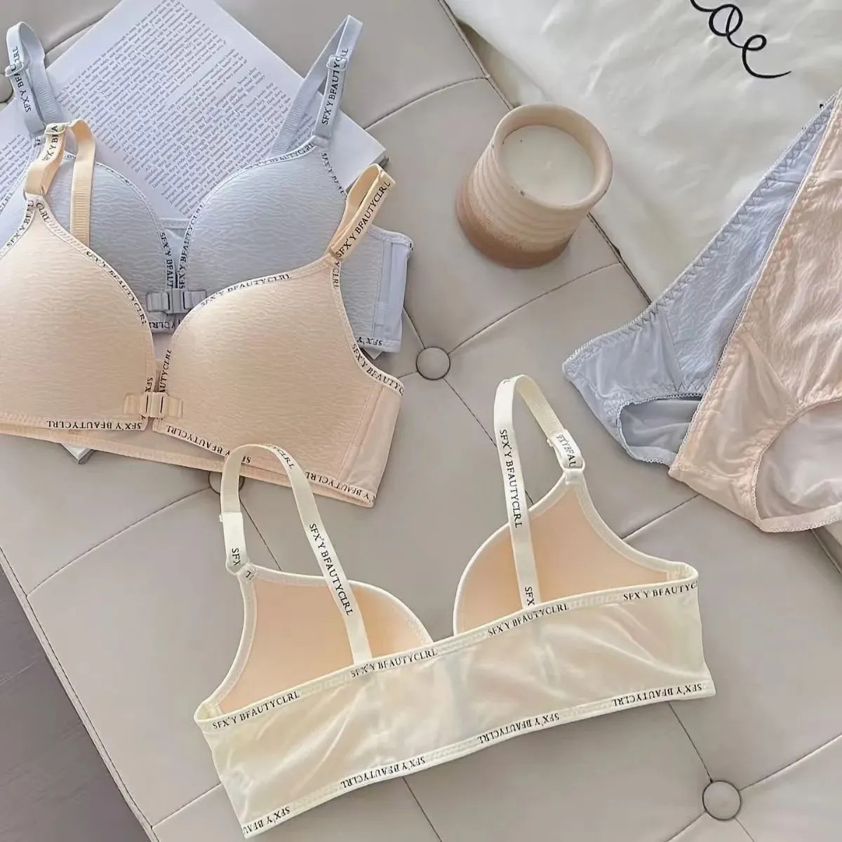 Set Lingerie Push-Up Penutupan Depan Seksi untuk Payudara Kecil Bra Tipis Nyaman Tanpa Tali Bahu Huruf Cincin Baja
