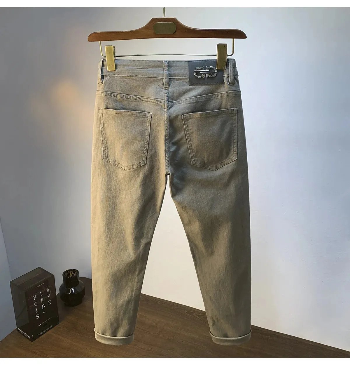 Lichte luxe herenjeans 2025 zomer dunne stretch taps toelopende kleine rechte pijpen casual veelzijdige denim effen kleur broek
