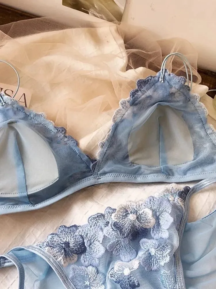 French Niche Design Lingerie Embroidered Mesh Non Wired Triangle Cup Retro Lace Bralette Thin Comfortable Bra UK Tushy MOYISU — image 6